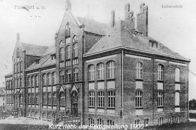 Schulgebude historisch 1