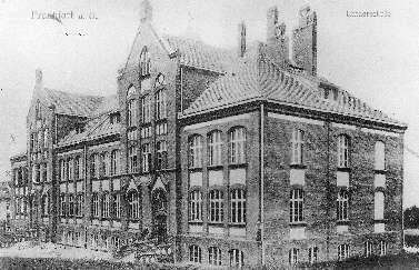 Schulgebude historisch 1